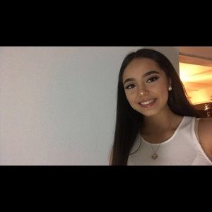 Meet your Posher, Gloria